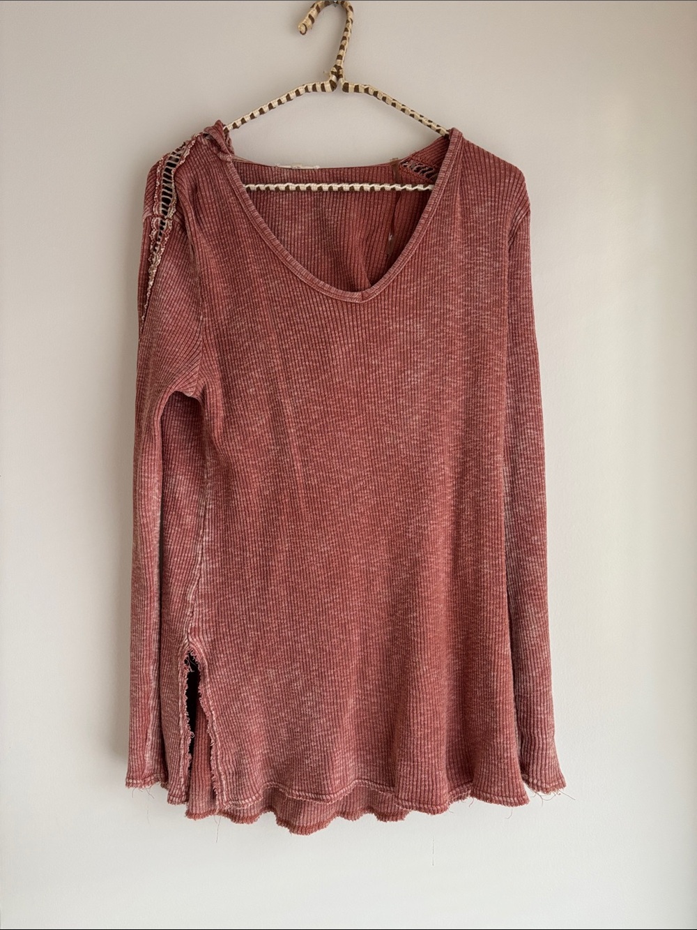 Gilded Intent Ribbed V-Neck Long Sleeve Top in Dusty Rose